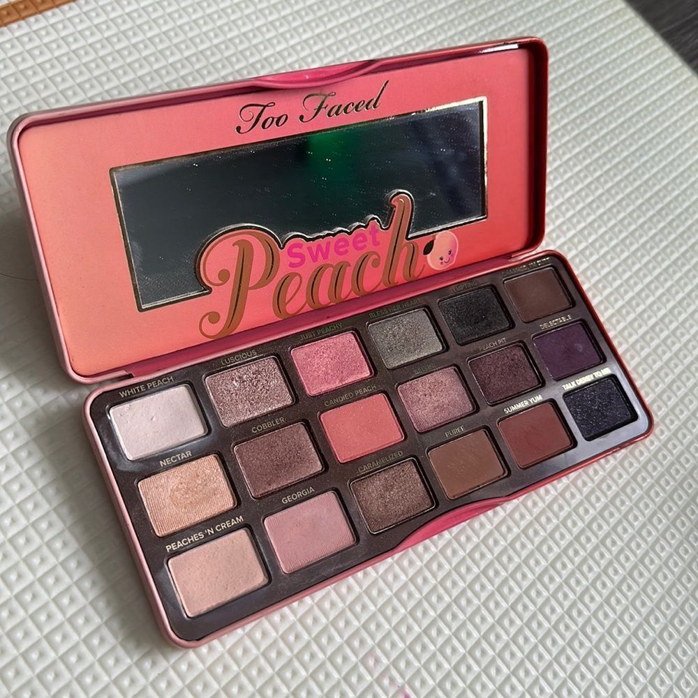 Too Faced Sweet Peach Eye Shadow Collection Palette